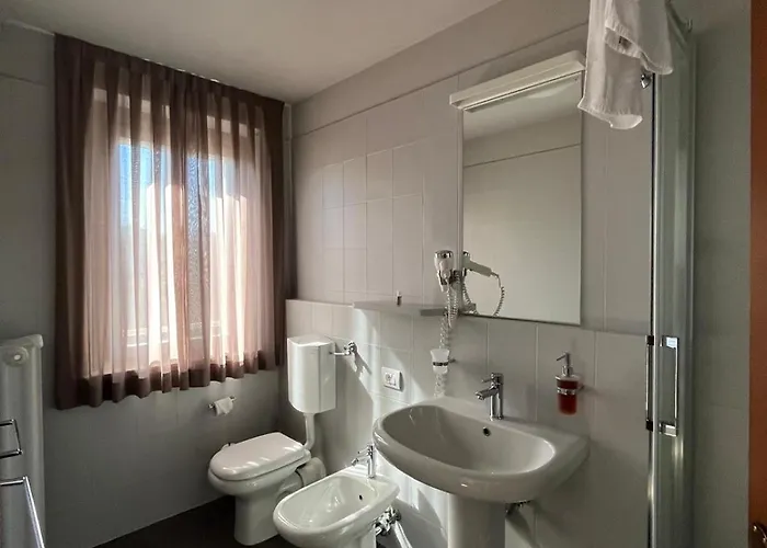 Al Santuario Di Fiorano Ostello