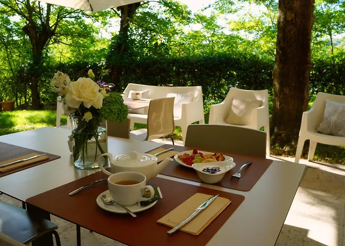 Al Santuario Di Fiorano Charming Albergue *